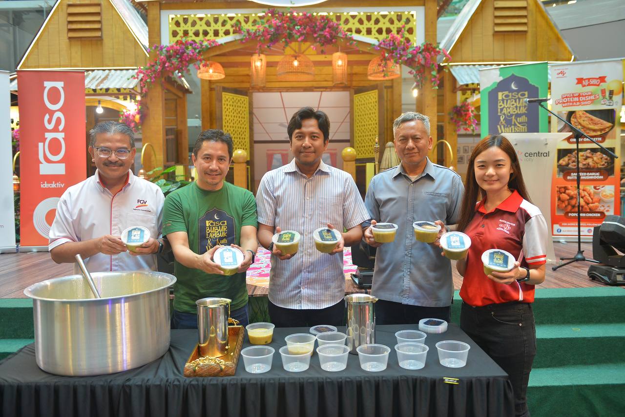 AJI-SHIO® distributes 2,000 packs of bubur lambuk  for community well-being