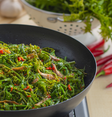 Stir-Fried Fern Shoot with Anchovy
