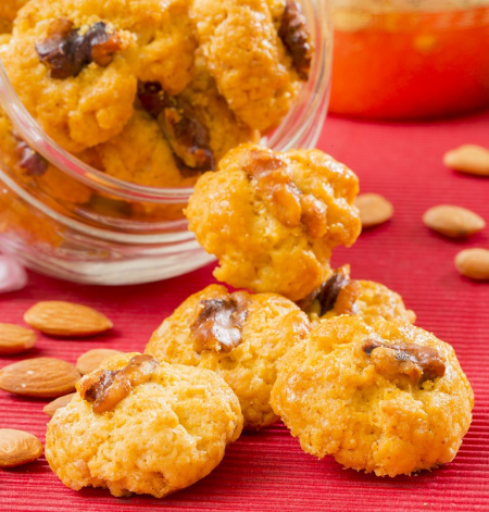 Spicy Almond Cookies