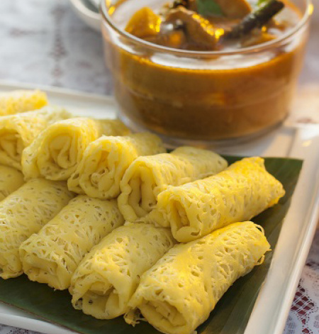 Roti Jala with Chicken Curry
