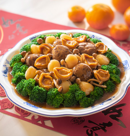 Stir-Fried Assorted Mushroom with Abalone and Scallop